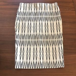 Pencil skirt with fun pattern